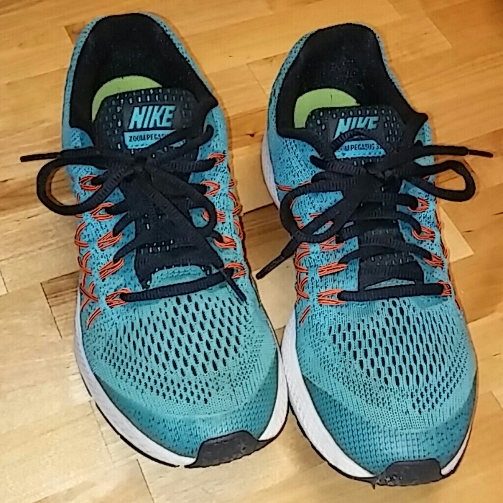 Nike - Picture 2 of 4